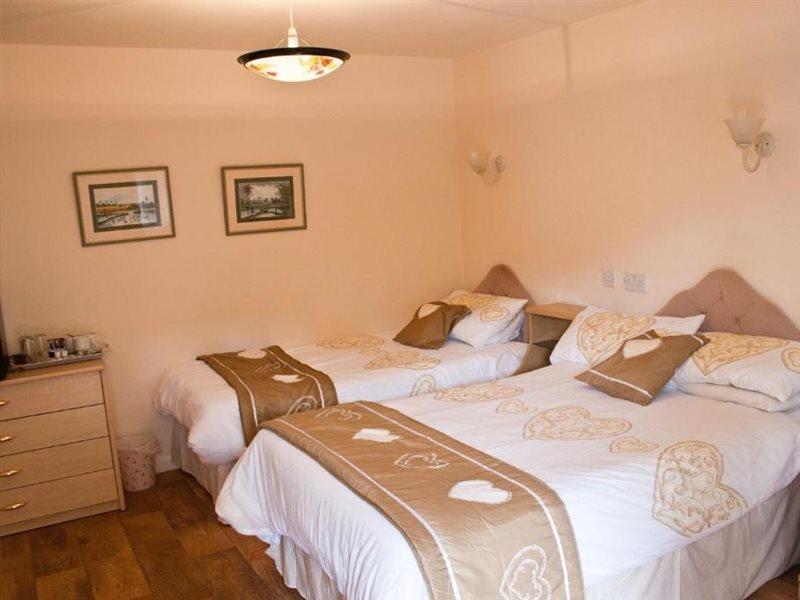 Clarendon Lodge - Accommodation Only スケッグネス エクステリア 写真